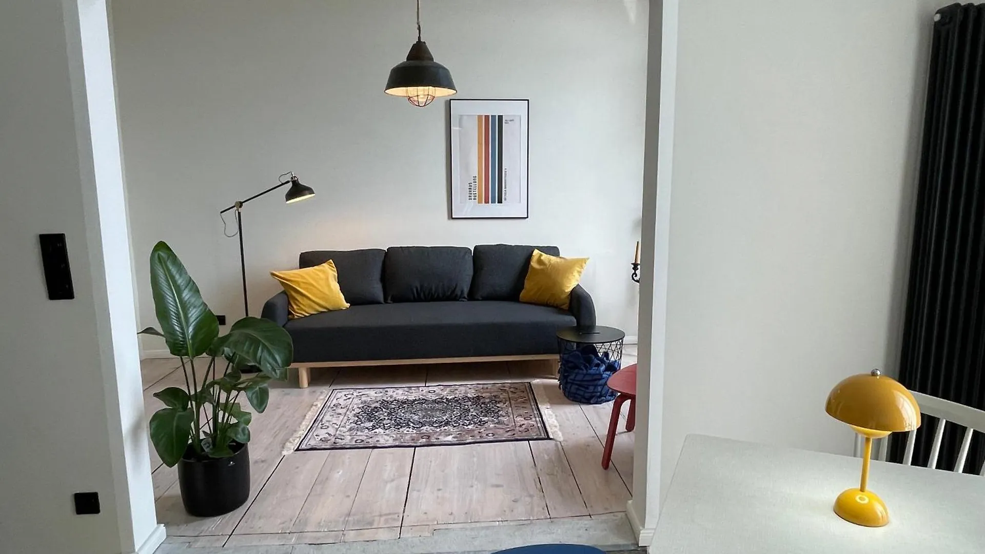 Design Apartment Auf 2 Ebenen - Top Lage & Ausstattung - Fuer Bis Zu 5 Personen 0*, Neurenberg Duitsland